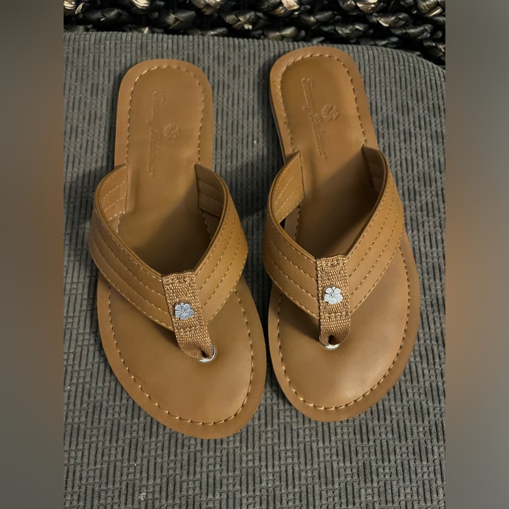 Size 6 womens flip flops